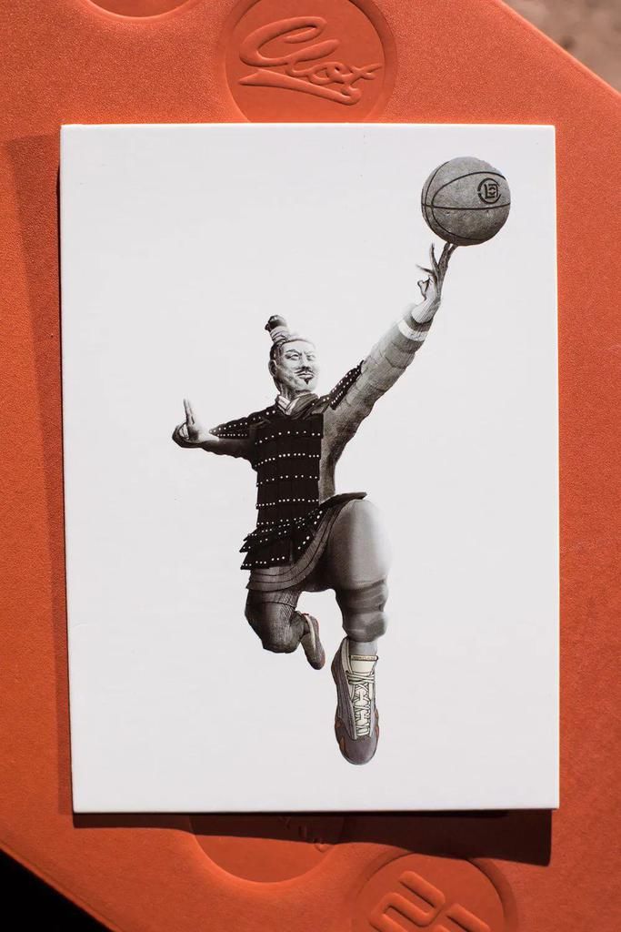 永远滴神！兵马俑 AJ 套装上脚太帅了！冠希刚晒出隐藏玩法！