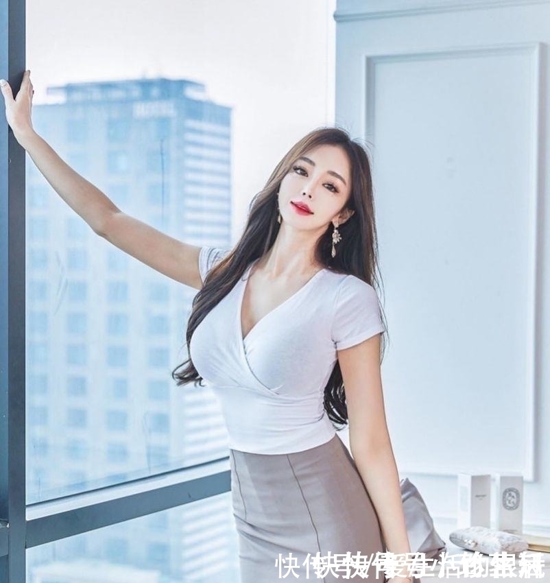 半身裙 心动女生系列32经典职业装时尚优雅,浅色系的搭配,尽显成熟干练