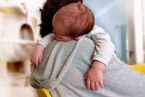 亲子关系|宝宝身上有3个“智慧按钮”,家长平时多抚摸,孩子长大更聪明