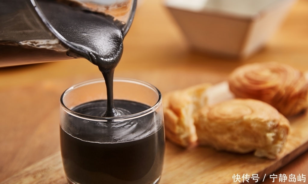 伤肝|45岁后,少吃4种伤肝食物,多吃3种养肝食物,身体更健康