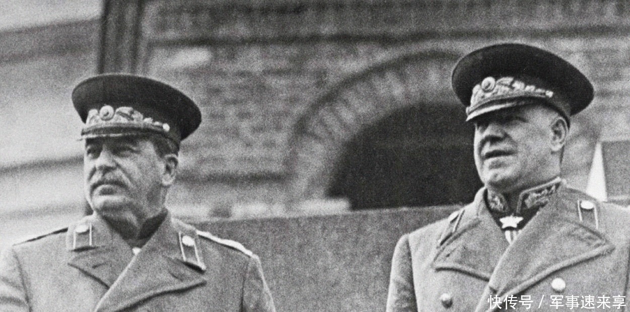 冻死|德国士兵在莫斯科冻死几十万,为什么不抢苏联人的衣服穿?