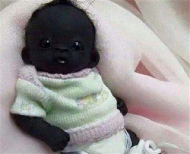 自卑|“世界最黑婴儿”如今5岁了,他变白了吗?网友:不愧是世界之最