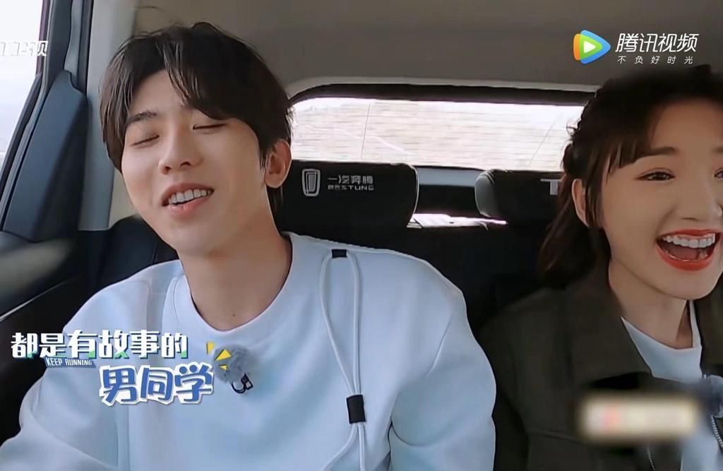 b太熟络?蔡徐坤两次吐槽baby,傲娇拒绝baby的吃蒜邀请