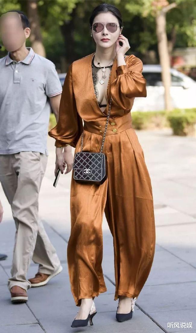 高跟鞋时尚穿搭，塑造出女性优雅的姿态