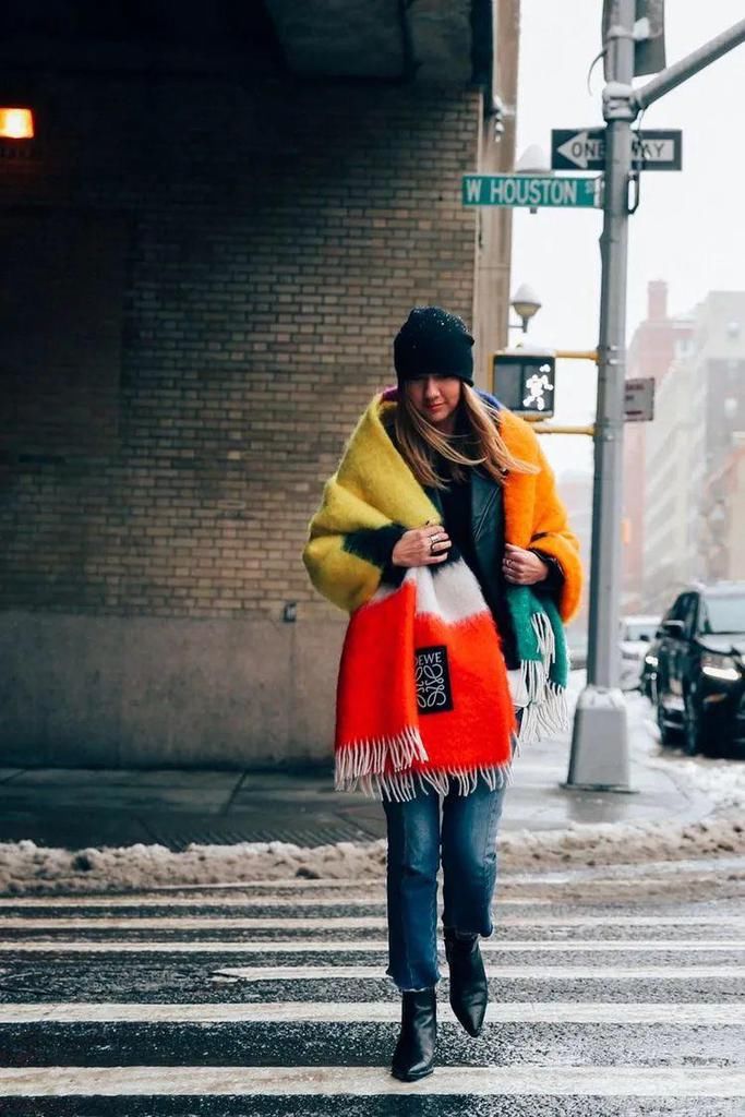  戴起来|天冷了，大围巾戴起来！