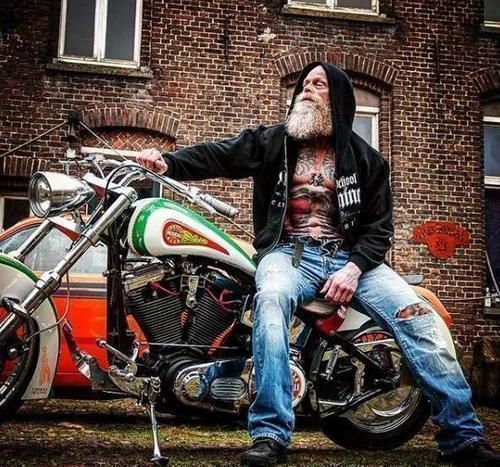 健身|还记得健身36年的荷兰纹身老头吗一身肌肉完胜小鲜肉,他现状是这样