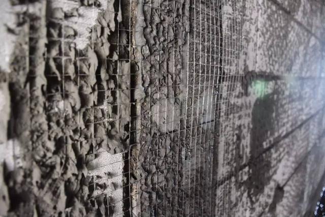 拉毛|卫生间做完防水，贴不上瓷砖泥瓦工不懂这些方法，马上让他走人