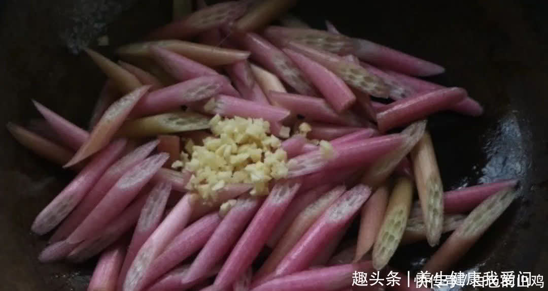 101岁奶奶透露:宁可少吃猪肉,也要多吃它,清肠刮油,肠道通畅