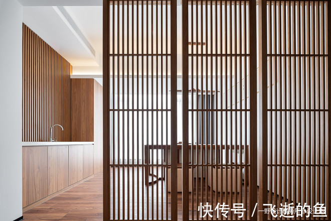 楼梯间|看400平米豪华别墅如何装修现代简约风