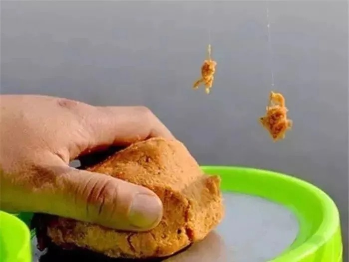秋钓鲤鱼这4招,再配上自制饵料,“空军”拜拜了您呐!