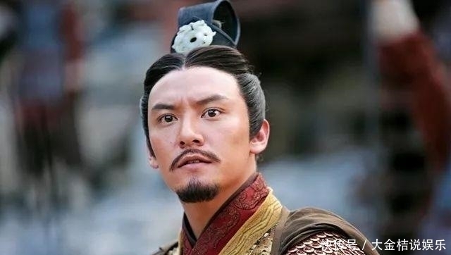 我俩|生子当如孙仲谋,天下英雄唯我俩曹操眼里,刘备孙权谁更强