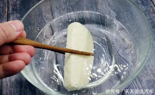 炸馒头片不要只会裹蛋液,记得多加这1步,馒头金黄酥脆不吸油