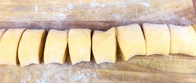 面粉|南瓜饼的新做法,好吃又健康,我一顿能吃好几个