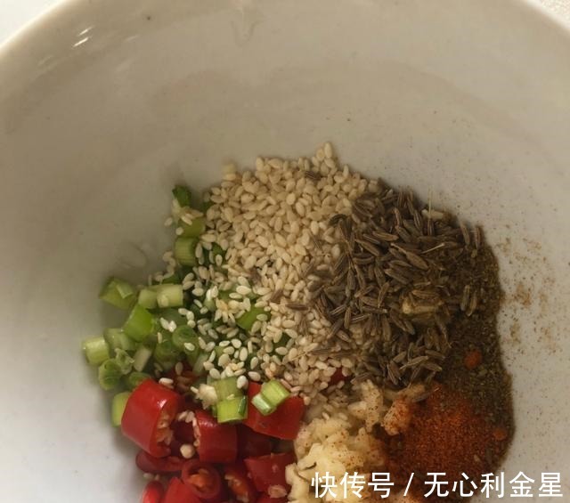 酸辣土豆片|土豆片最销魂的吃法，酸辣开胃特下饭，做法还不难！