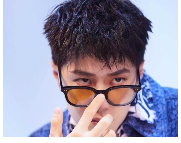 又來熱餅了！王一博的新資源，這個配置堪稱一流，可惜太假