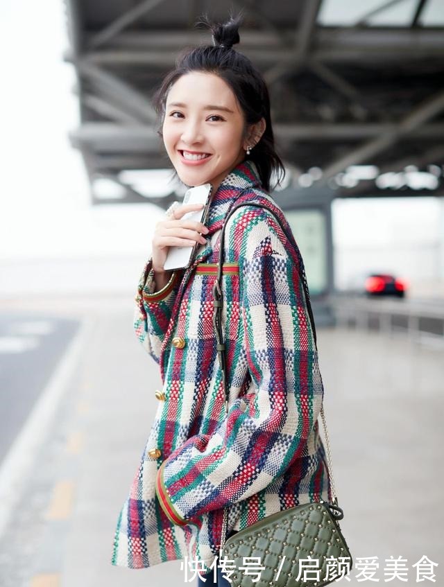 发型师透漏:女生这4种发型留久了,发际线会很快上移,赶紧换了