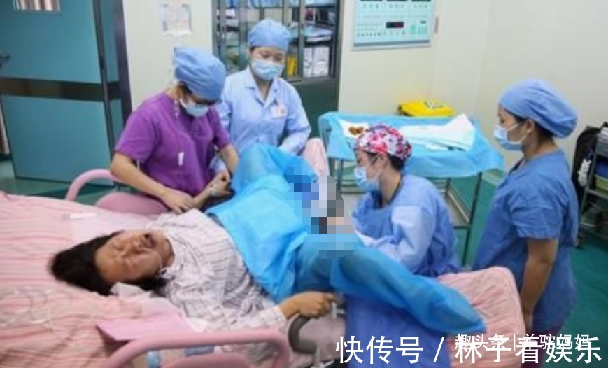 暴打|“最刚产妇”火了，刚下产床便冲出产房暴打丈夫，得知原因太心疼
