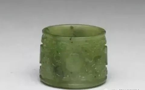 乾隆帝|乾隆爱物之玉扳指揭秘乾隆帝与玉扳指的不解之缘