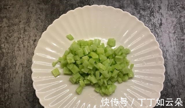 三明治|别再为孩子的早餐发愁了,简单还营养,一份鸡蛋三明治就搞定!