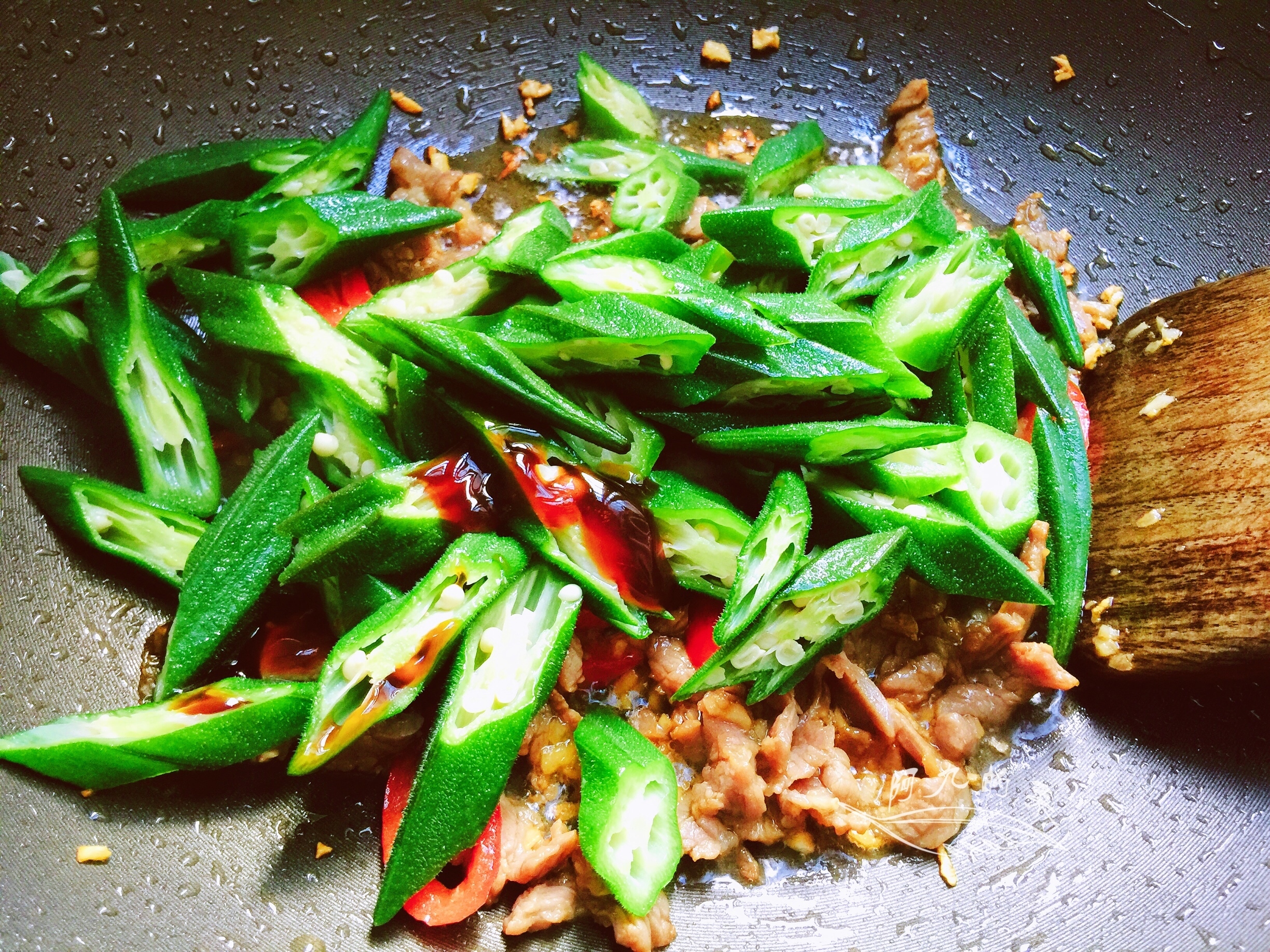 绒毛|9月,这碱性蔬菜要多吃,5块钱一斤,和牛肉炒一起,香到舔盘子