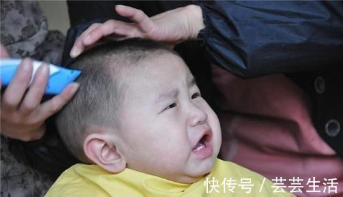 理发|趁宝宝在睡觉,妈妈偷偷给他剃了个光头,醒来后的反应让宝妈笑翻