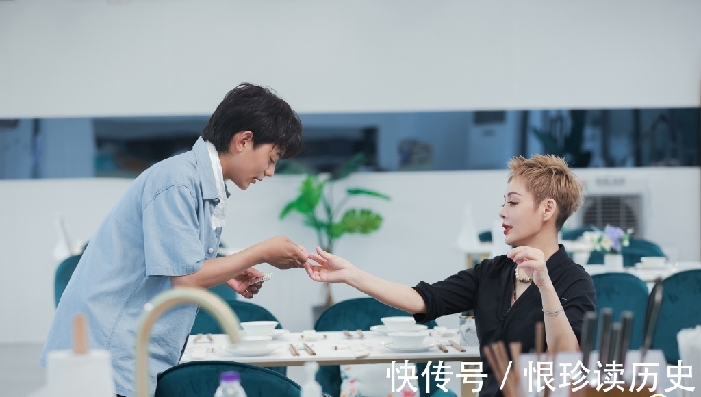 林大厨|《中餐厅》劳动强度严重降低，明星太多工作太少，让人怀念第三季