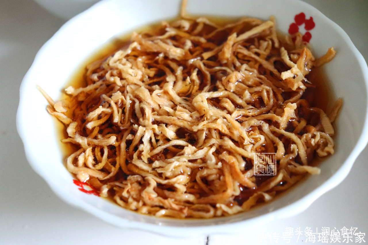 碰到|冬天,妈妈碰到这菜一买就是30斤,晒干存着,过年给家人做下酒菜