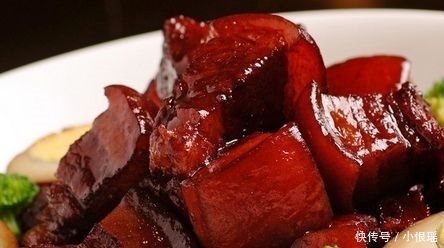 红烧肉|红烧肉换一种做法,3斤五花肉1瓶啤酒,往锅里一扔,好吃极了!