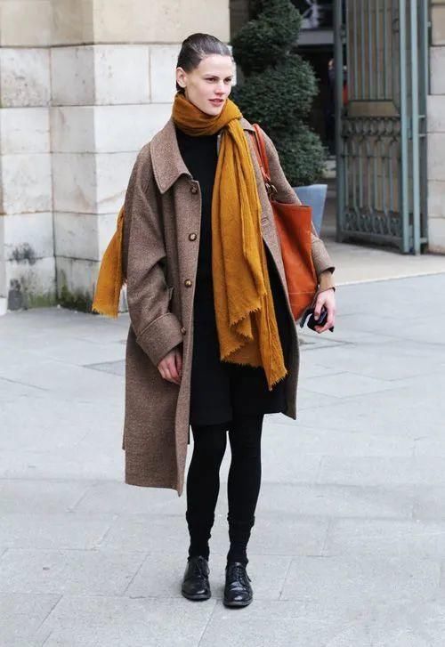 最适合秋冬季节的大地色系这样穿，想不吸睛都难