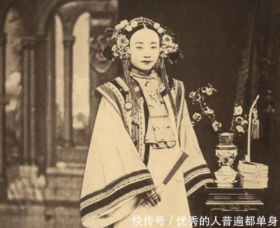 玲珑|清朝女子到底有多美？眉目端正如画，身材窈窕玲珑多姿！