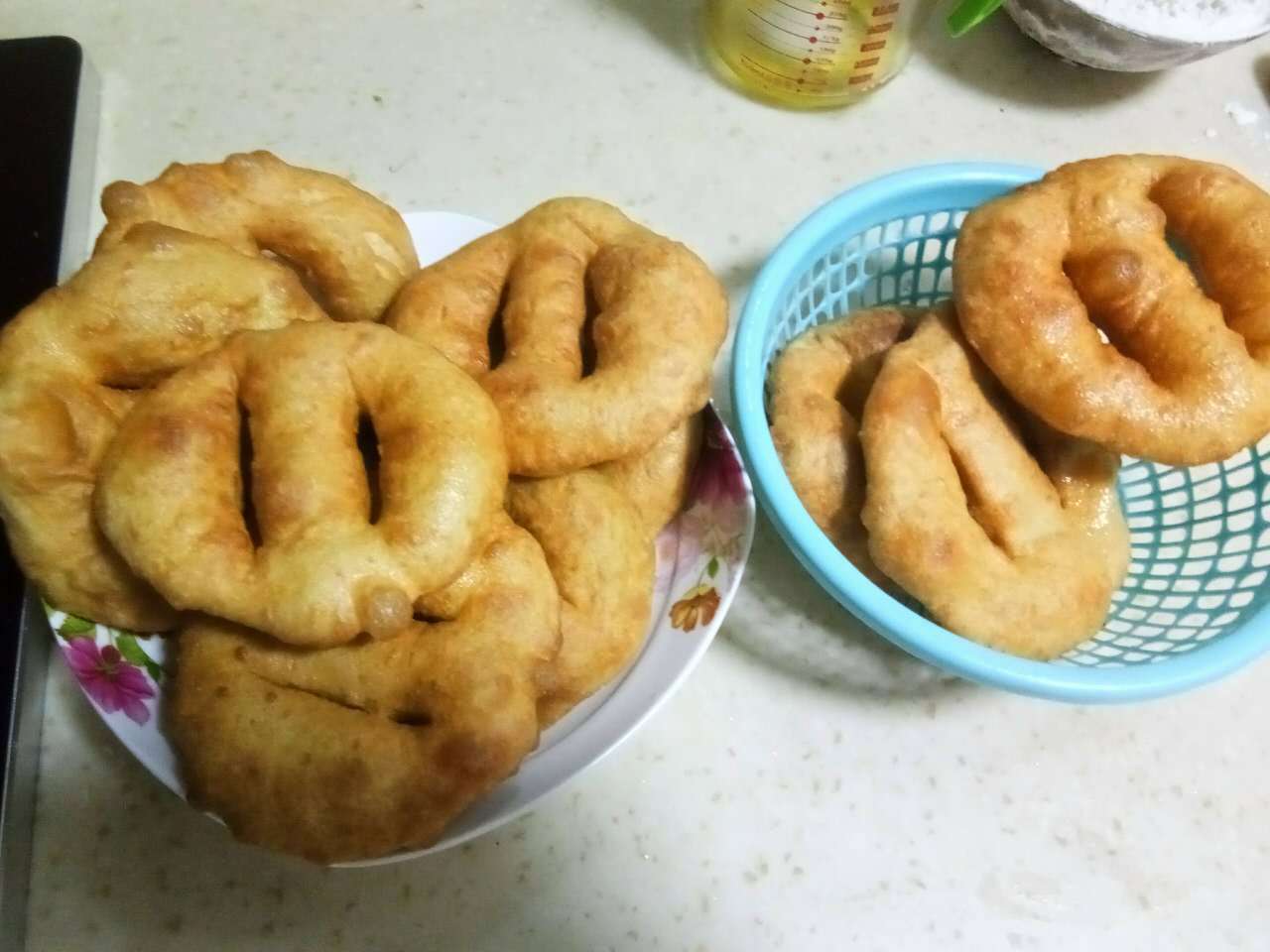  油饼|油饼这样做，吃一口满嘴香，做法详细告诉你，蓬松酥软吃不够