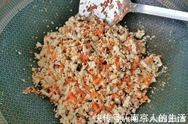 肉馅儿|豆腐别知道炖，用来拌馅儿包饺子，比肉馅儿还受欢迎，关键是省钱