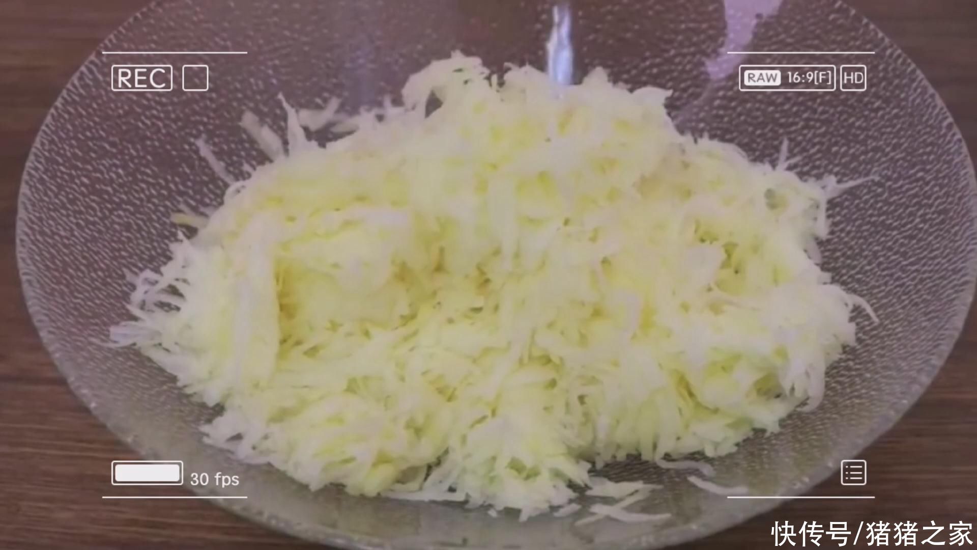 大人|婆婆早餐：土豆丝鸡蛋煎饼，小孩大人都爱吃
