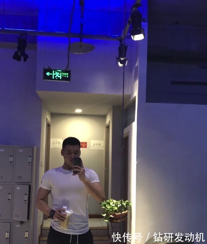 训练|又壮又帅的肌肉小哥,练就霸气麒麟臂,荷尔蒙爆棚,男友力十足!