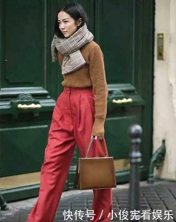 天冷了,分享3个优雅时髦的“围巾”搭配,温暖舒适显气质