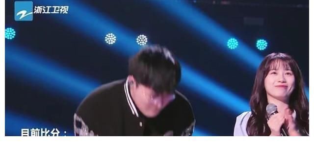 汪峰私教课太严厉,壮煜亮一个字音没有唱对被怼,女学员被说哭