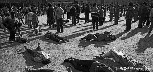 时髦|1982年中国老照片:图1喇叭裤很时髦,最后一张令千万人疯狂