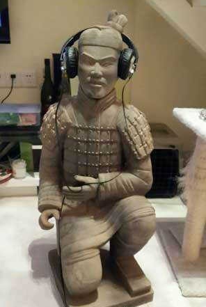 兵马俑!最搞笑的假文物,虎啸山林,小鸡啄米,网友,就差姜太公电鱼图了