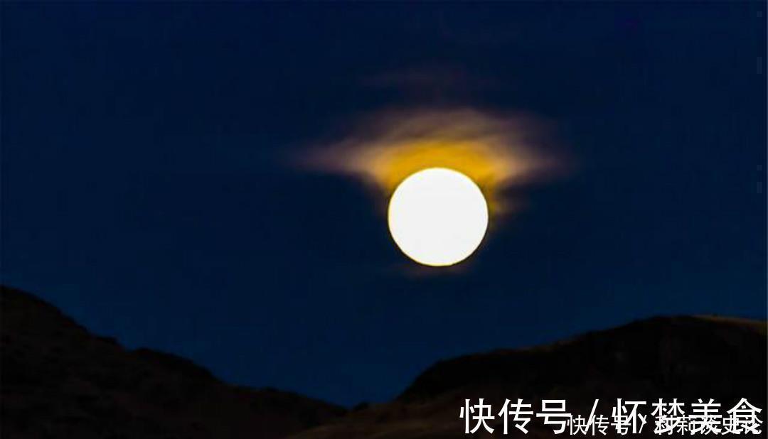 雨夜@宋朝诗人张咏这首七绝《雨夜》,同样写得很孤独,道尽了思乡之苦