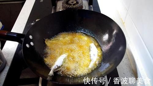 黄鱼|炸鱼光裹面粉可不酥，多做一步，就算放一晚，鱼尾巴都吃干净