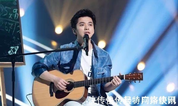 李健妻子罕见曝光, 不仅是清华博士还被星探搭讪