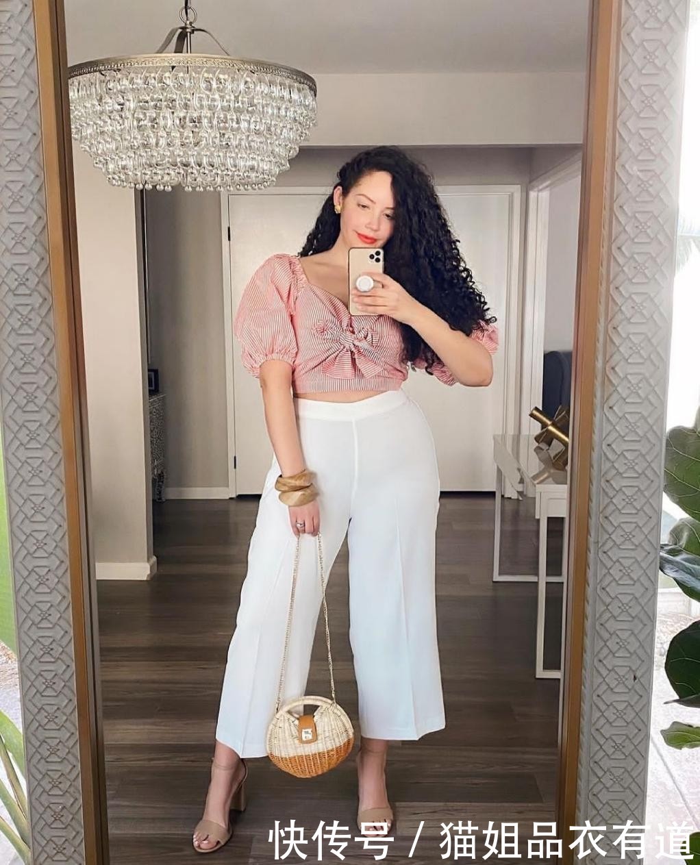 露肤|160斤的大码博主,4条法则教你“瘦身穿搭”,穿衣楷模名不虚传