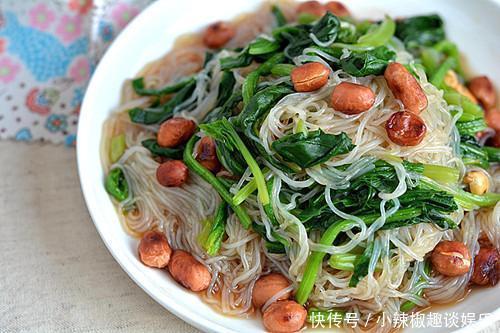 不想成为儿女的“绊脚石”？每天吃4种家常菜，或可助你远离痴呆