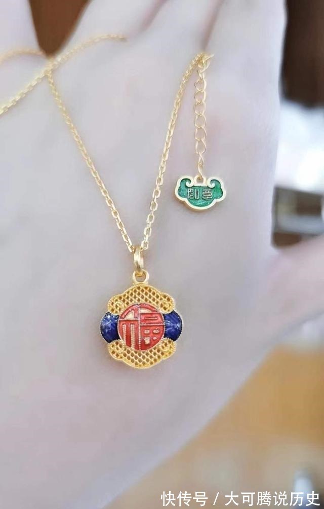 拉丝 这种项链是时尚必备品,复古经典的款式,颠覆你对黄金首饰的印象!