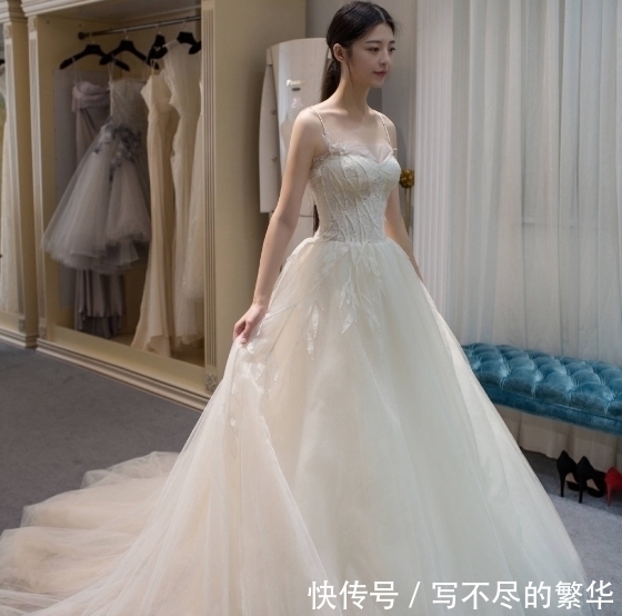 太好看了,彻底被试婚纱的小姐姐迷到了,网友:仙女模样