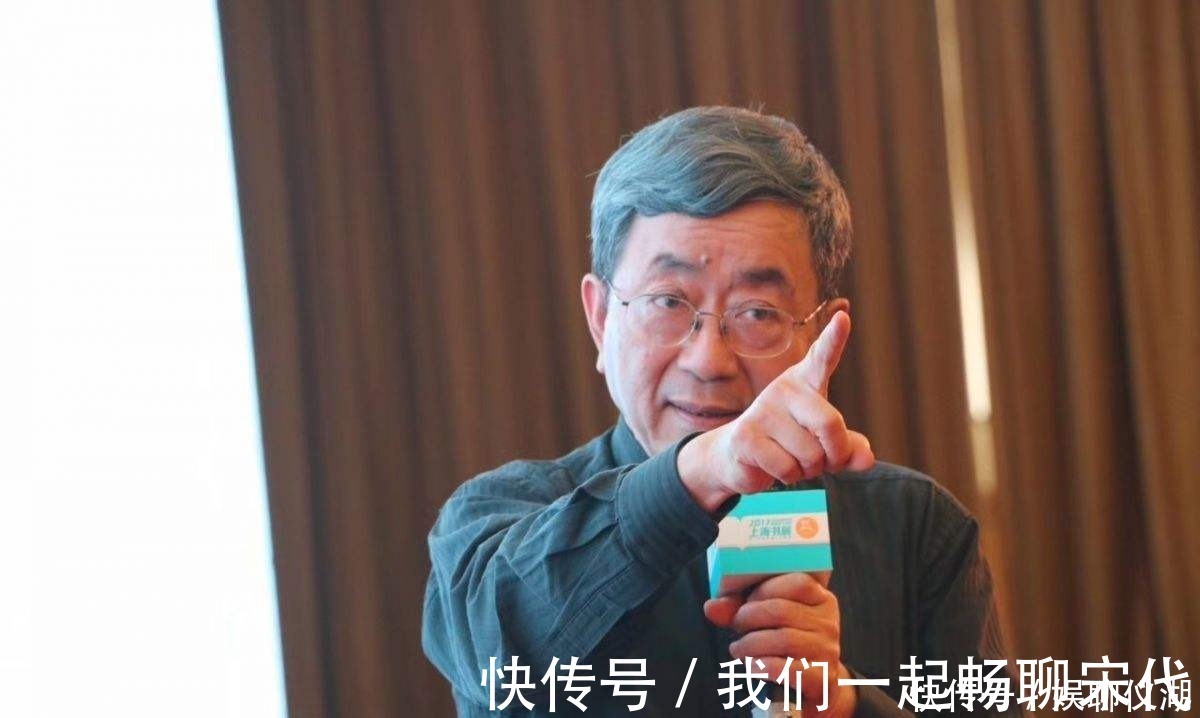 变魔术!易中天“暗讽”余秋雨,究竟有何恩怨?你看余秋雨怎么回应的