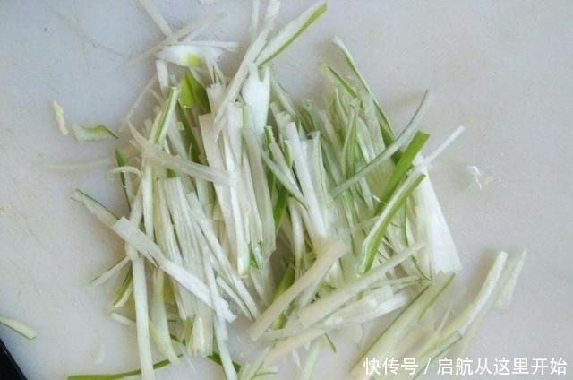 曲線|贅肉最怕的就是“它”，不論男女，吃完排出黑臭宿便，腰部有曲線