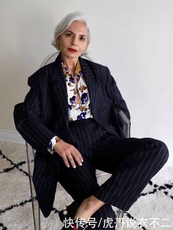 会搭配越老越时髦，56岁的她穿给你看，这才是老去该有的样子