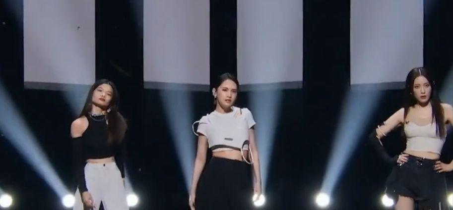 张柏芝太会选了，抱王霏霏大腿进总决赛，李菲儿投靠那英逆袭出圈