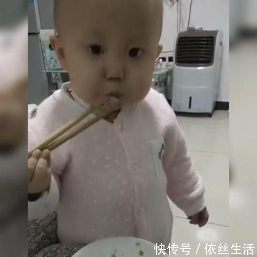 一日三餐|1岁萌娃变身“用筷子高手”火了，网友：动作真利索，比我还厉害